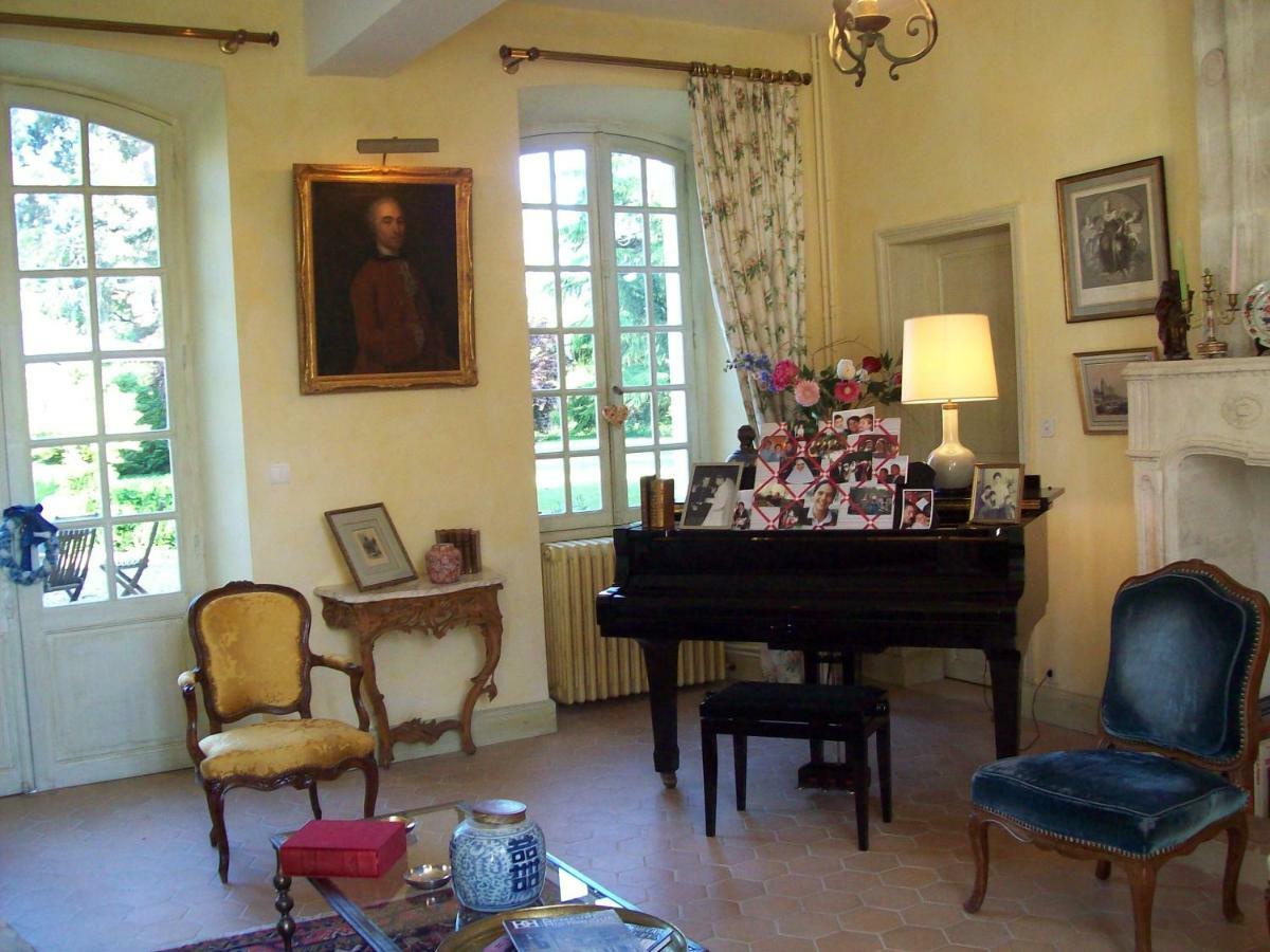 Chateau La Gentilhommiere Du Puits Notre-Dame 30 Rue De L'Eglise 24110 Saint Leon Sur L'Isle Bagian luar foto
